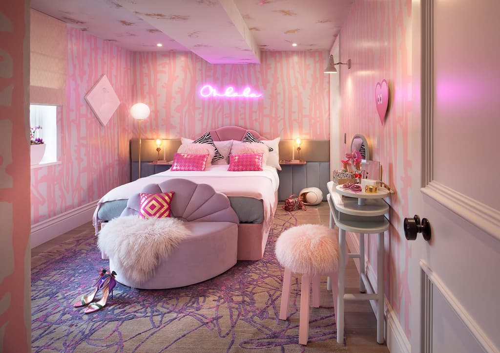 Teenage Dream Bedroom by Studio Suss at Holiday House London. Courtesy of Studio Suss