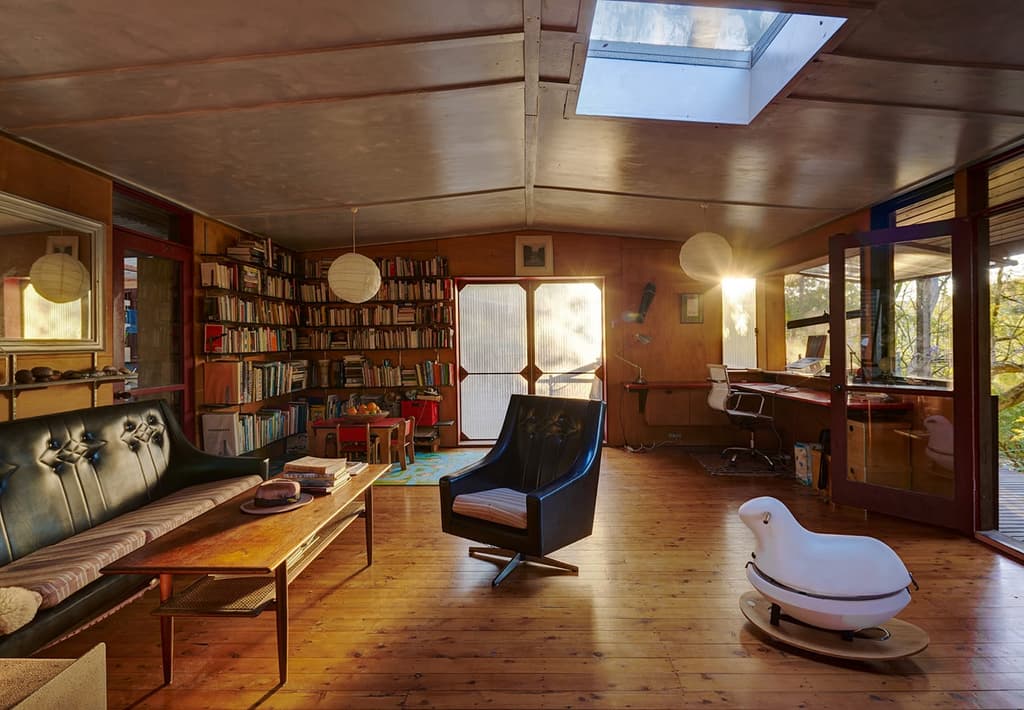 A bush home by Richard Leplastrier in New South Wales