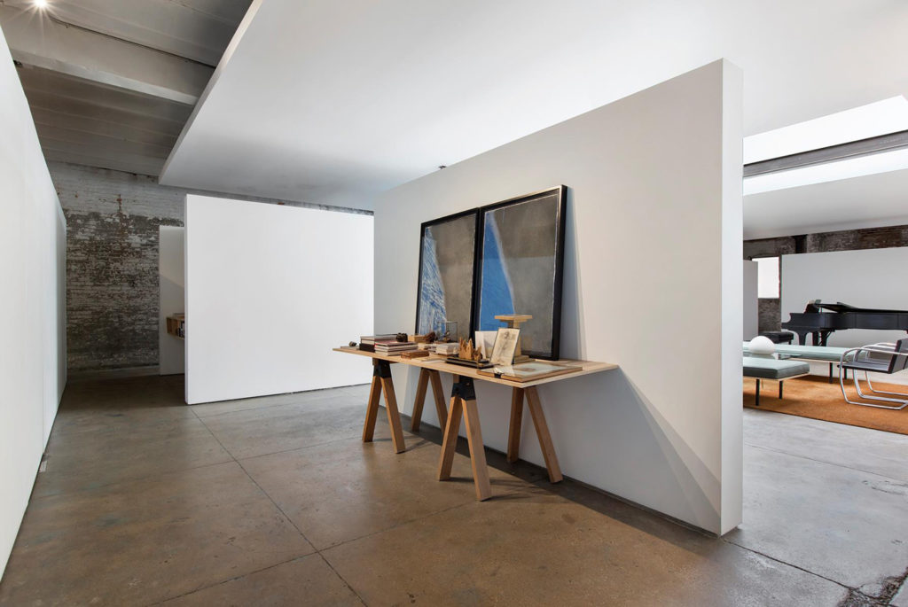 Minimalist concrete apartment lists for 11m in Manhattan