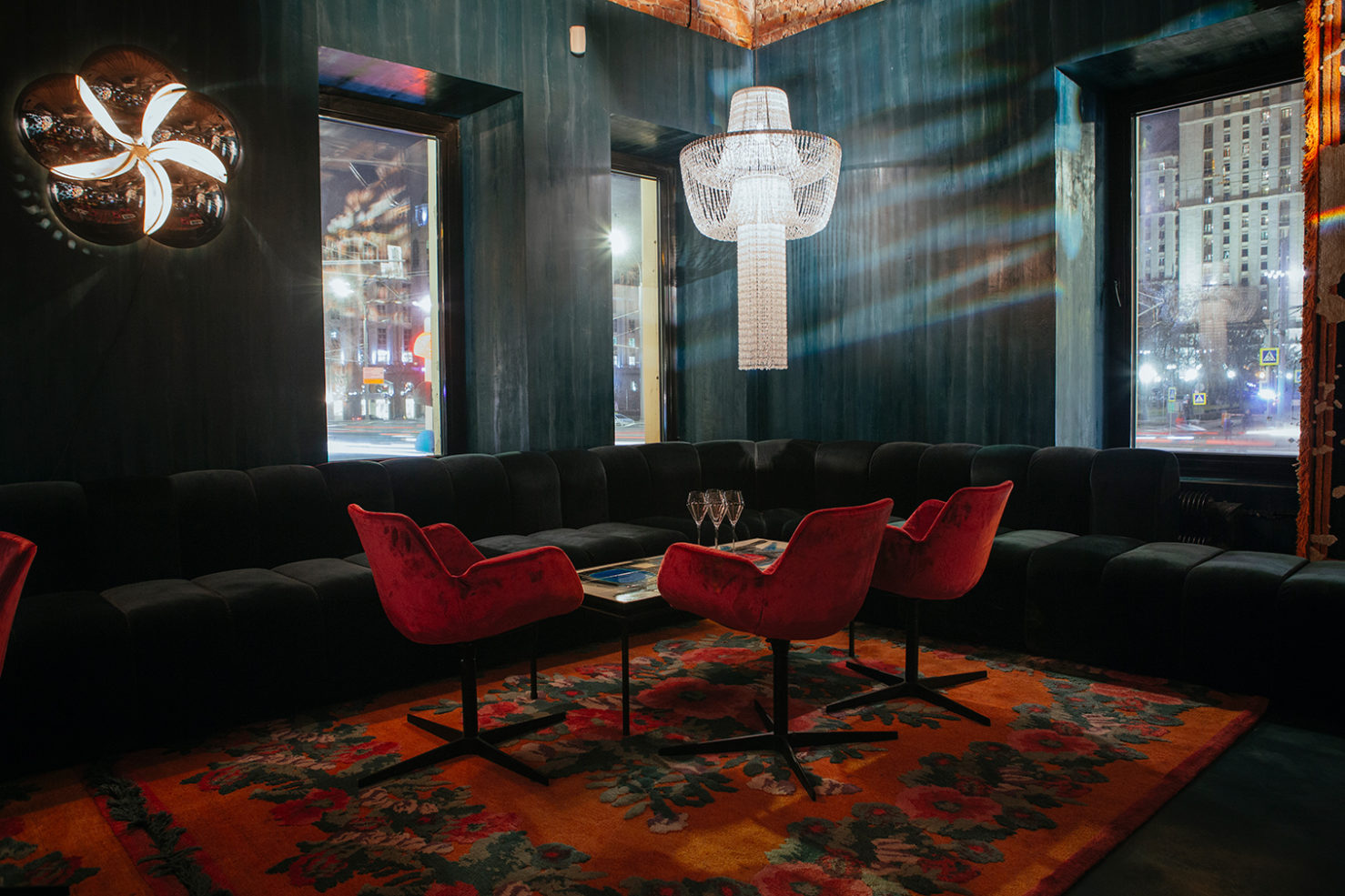 Moscow bar Big Wine Freaks has full-bodied interiors