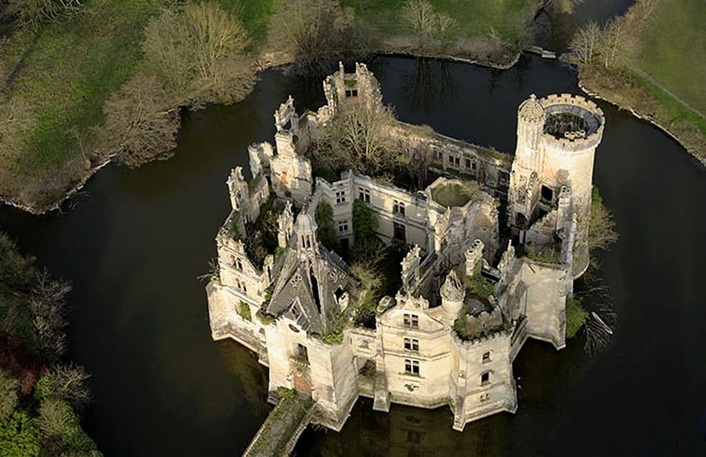 A crowdfunding campaign is underway to save the Mothe-Chandeniers chateau