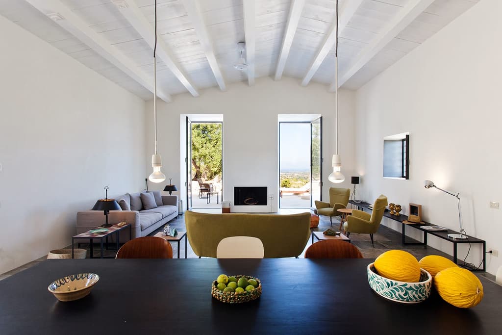 Villa Mura Mura for rent in Sicily via the Thinking Traveller