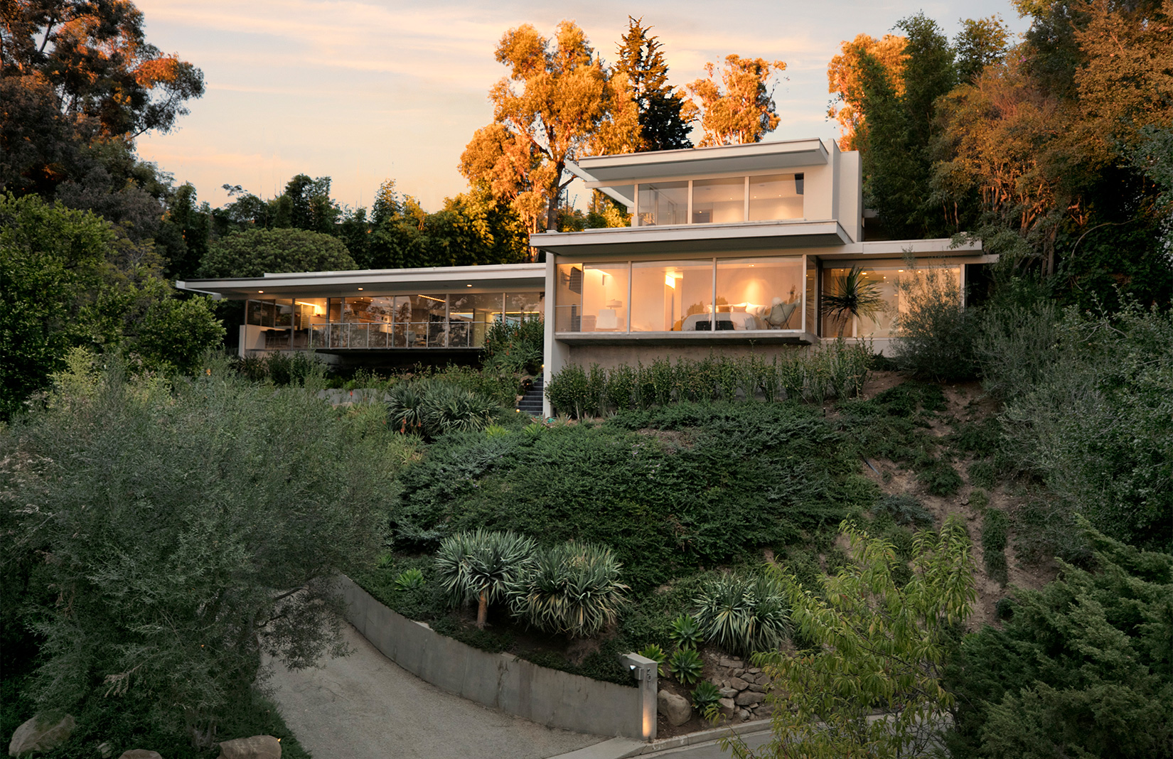 Richard Neutra’s refreshed Hammerman House lists for 13.5m in LA
