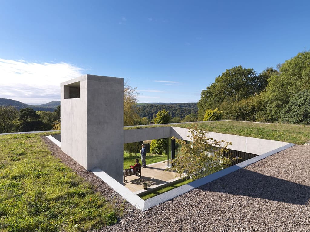 Outhouse by Loyn & Co