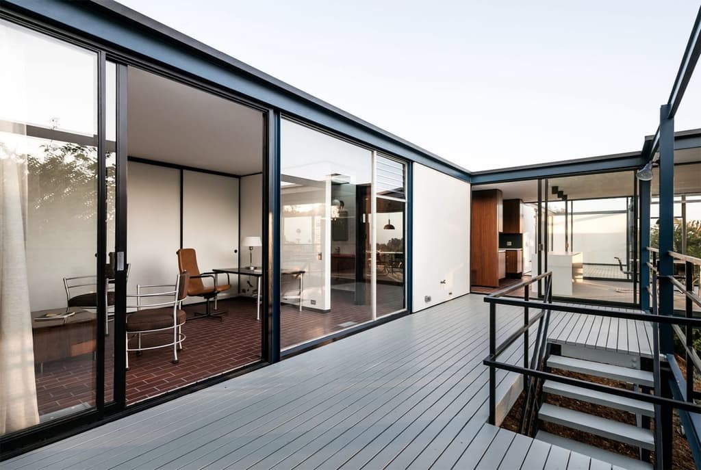 Midcentury glass house by Craig Ellwood lists in LA for $3m