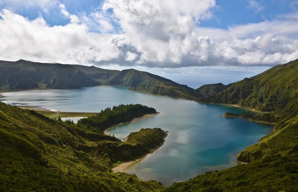 5 stunning villas for rent on São Miguel island in the Azores