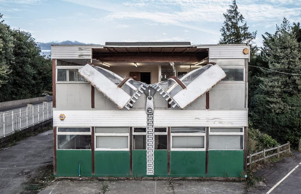Alex Chinneck ‘unzips’ an abandoned building