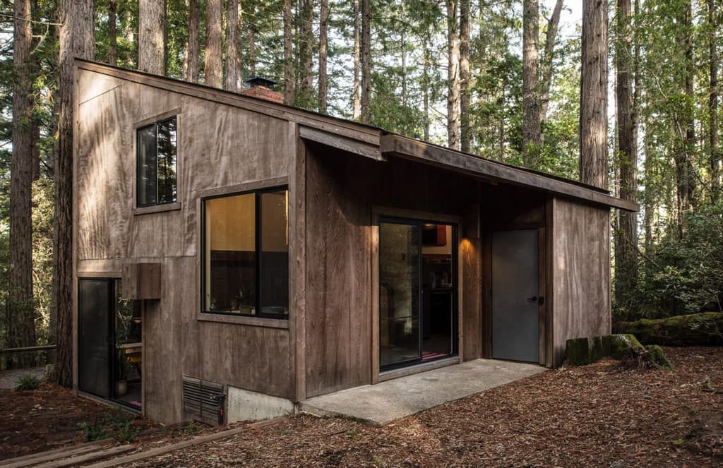 Restored cabin by Joseph Esherick comes up for rent in California’s Sea Ranch