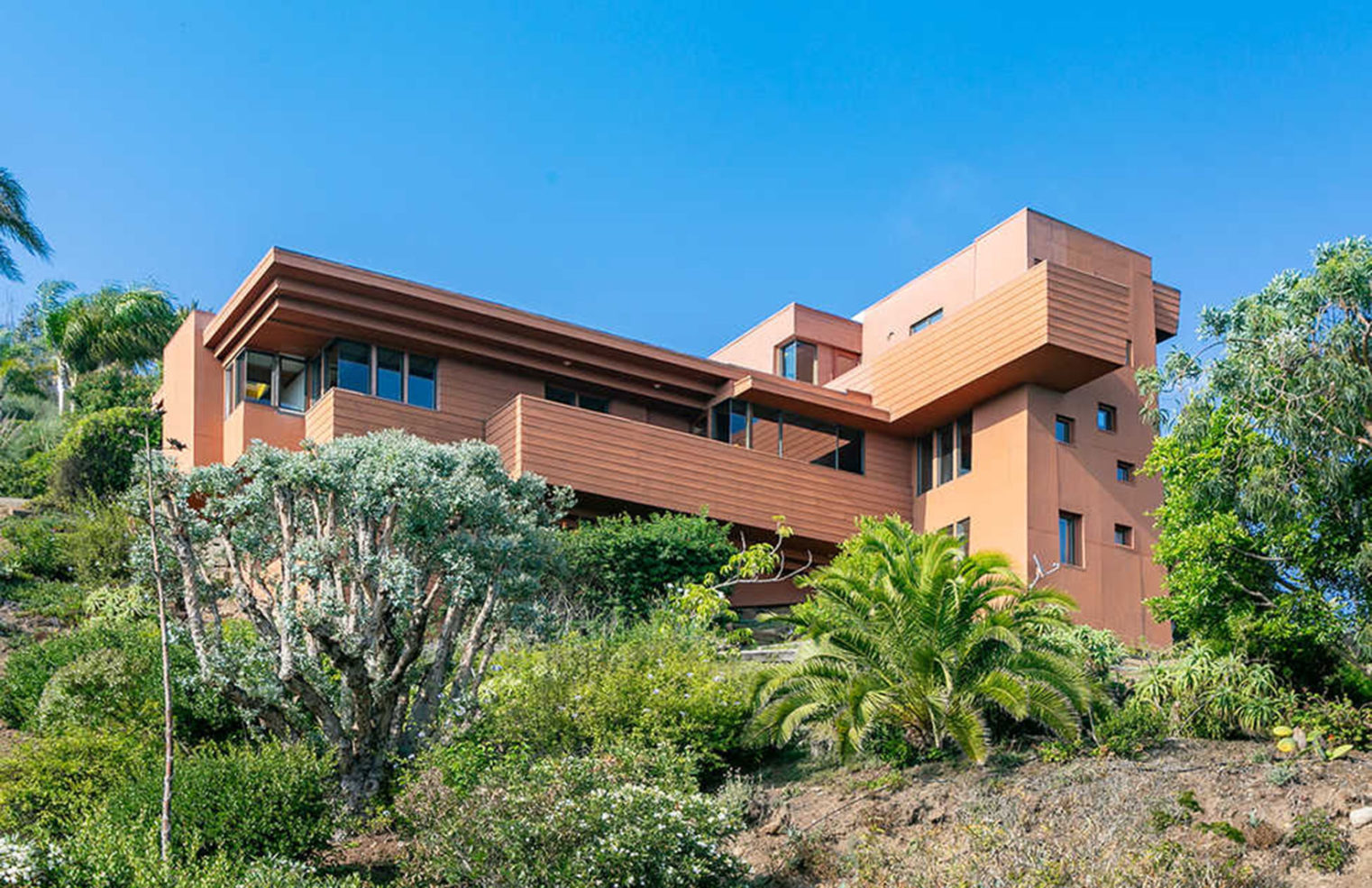 Malibu’s Reed Residence is up for rent for the first time