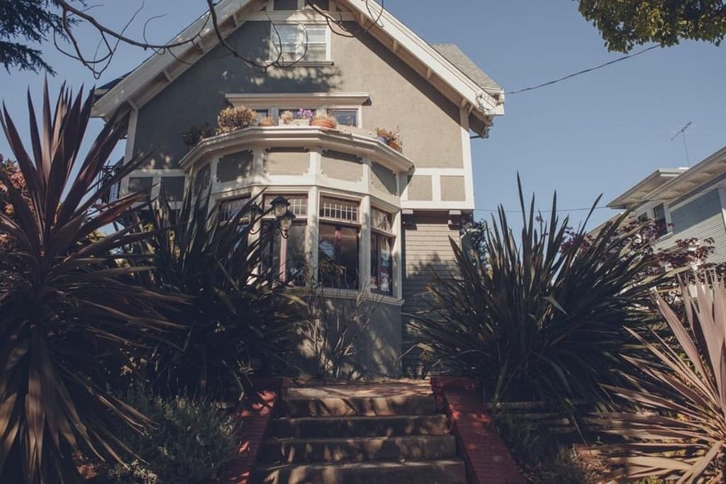 Euclid Manor co-living space in Oakland, US