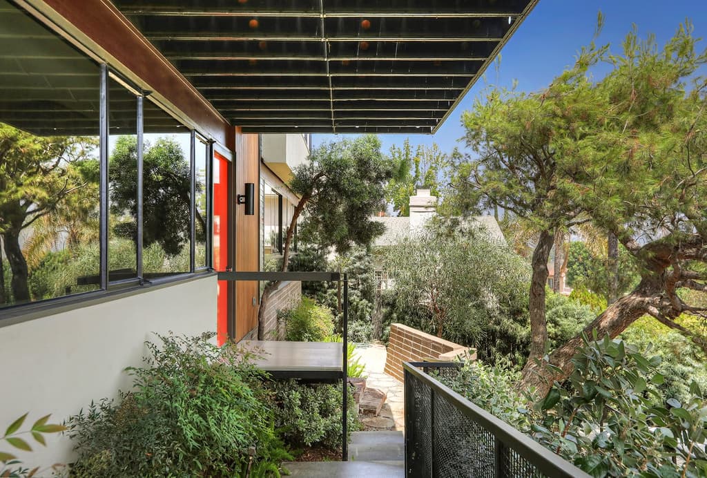 Restored modernist bolthole by Albert Martin lists for $5.1m in LA