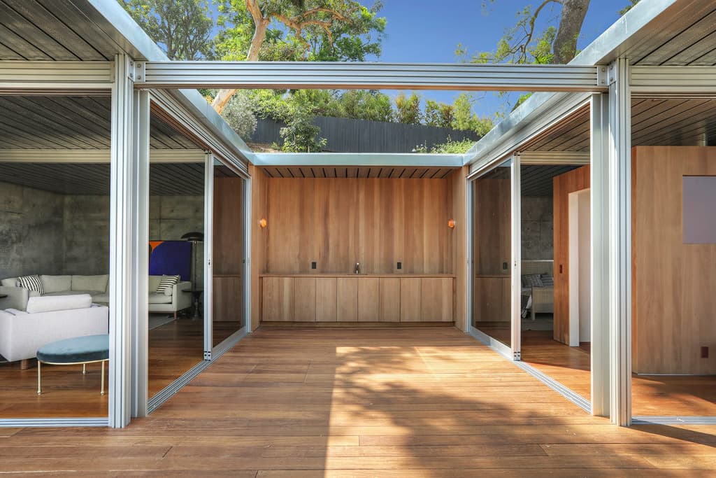 Restored modernist bolthole by Albert Martin lists for $5.1m in LA