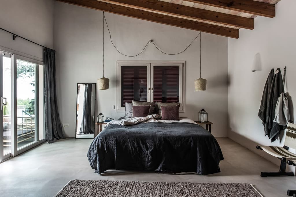 Modern Mallorcan holiday villa with Ibizan views lists for €2.95m