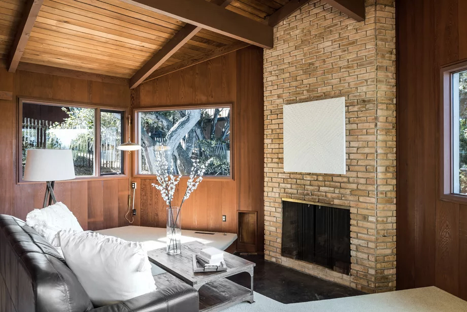 Postwar California beach house hits the market for $798K - The Spaces