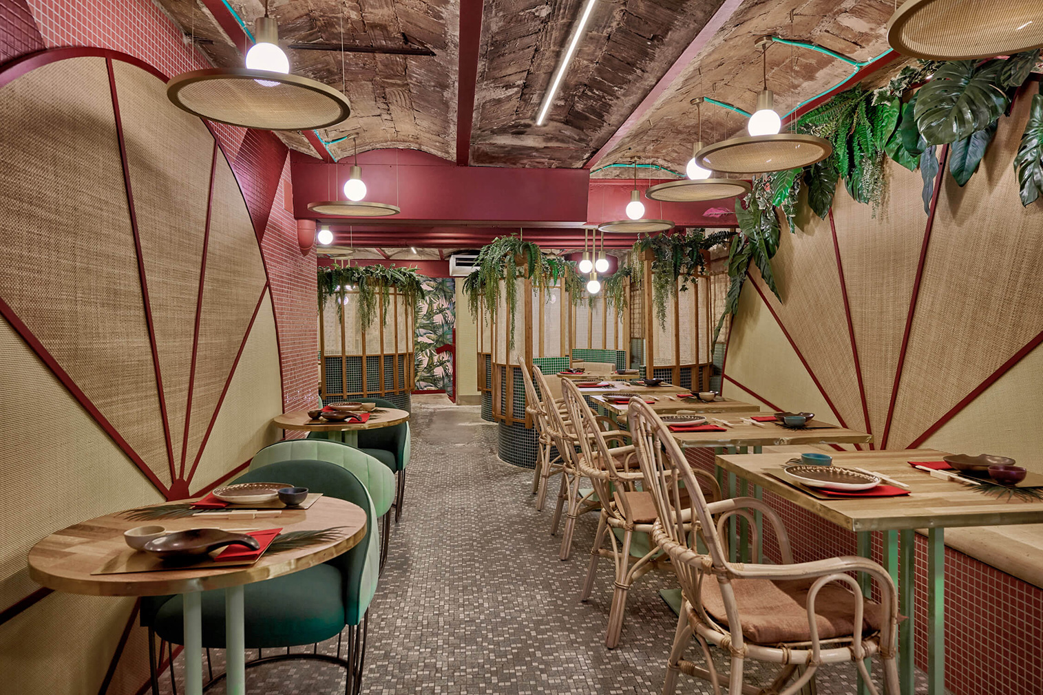 Plants burst out of the walls at Valencia’s Kaikaya sushi bar