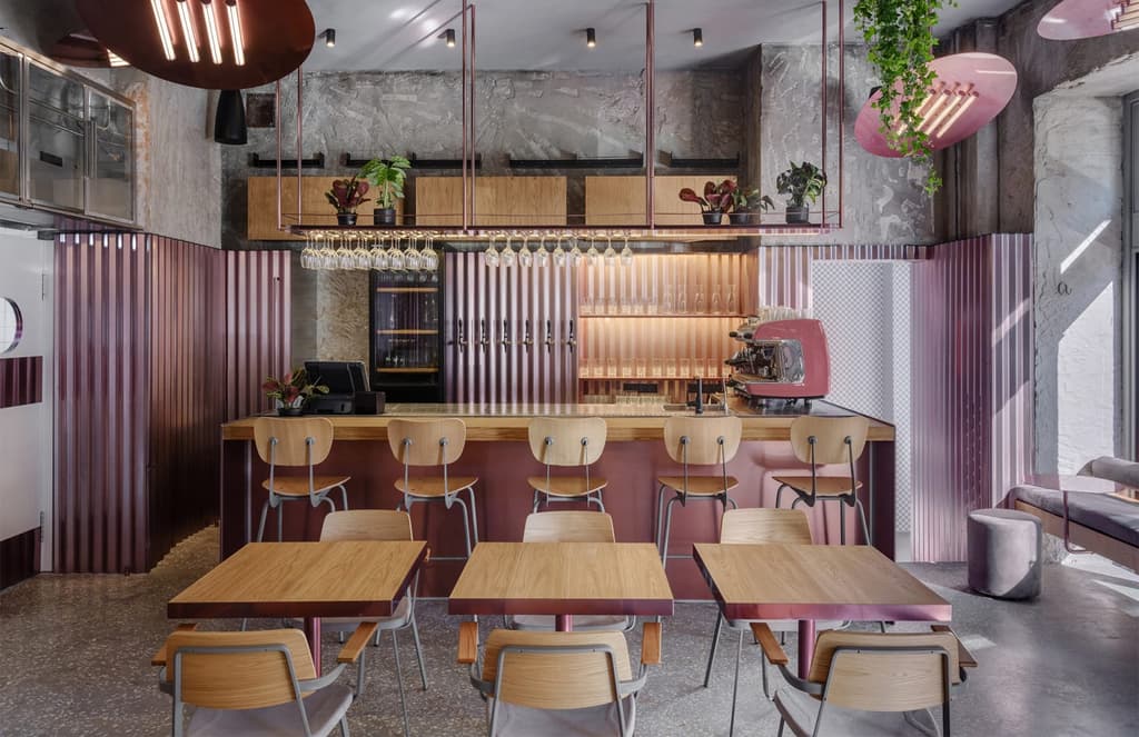 Moscow’s Rare Pastrami Bar is all about the pink
