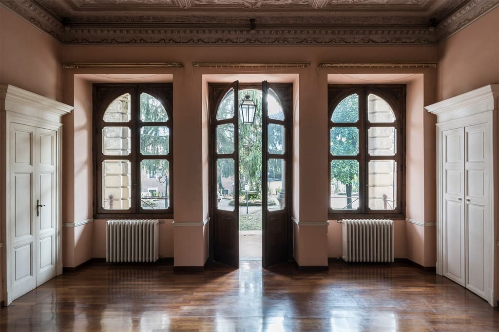 Italian palazzo for sale