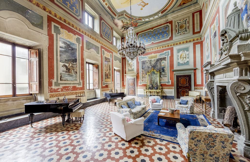 Fresco-filled palazzo hits the market for €2.5m in Italy's Acquapendente