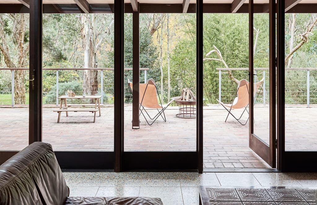 Casa Warrandyte offers modernist living in Australia’s bush
