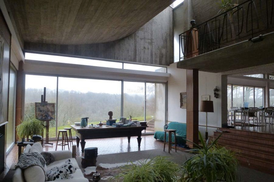 Supermodernist home by Claude Parent for sale in France's Bois-le-Roi