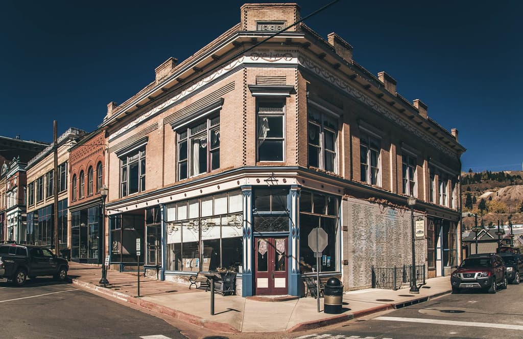 Would you stay at this ‘serial-killer themed’ Colorado Hotel?