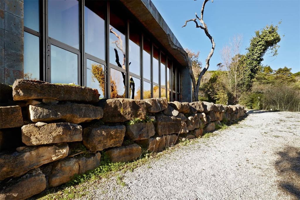 5 of our favourite Lisbon properties on the market right now: Belas farmhouse on the market via Sotheby's International Realty