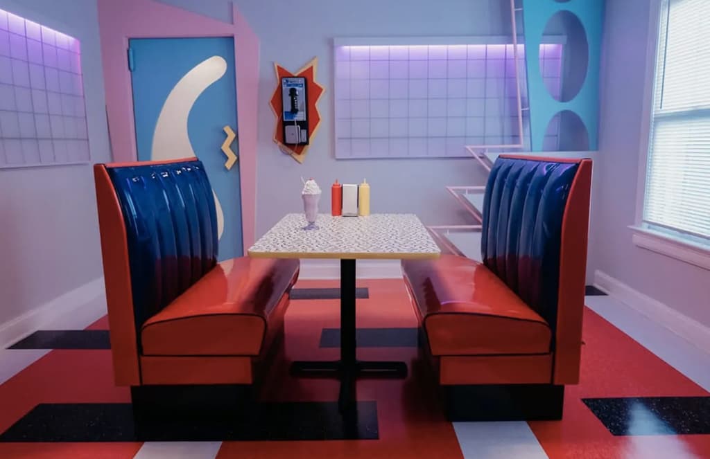 Saved By The Bell comes to life at this 90s-themed Airbnb in Dallas