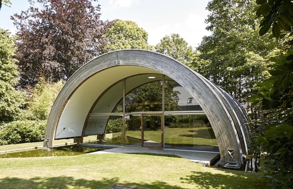 Modernist ‘rainbow’ home for sale in Belgium’s East Flanders