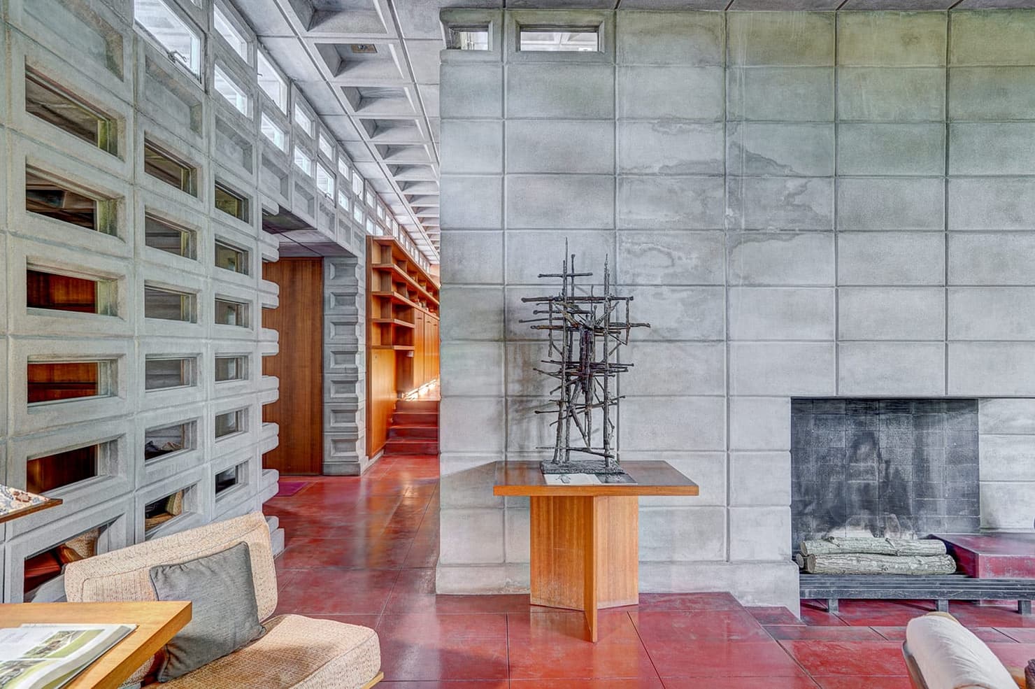 Rare concrete home by Frank Lloyd Wright hits the market in New ...