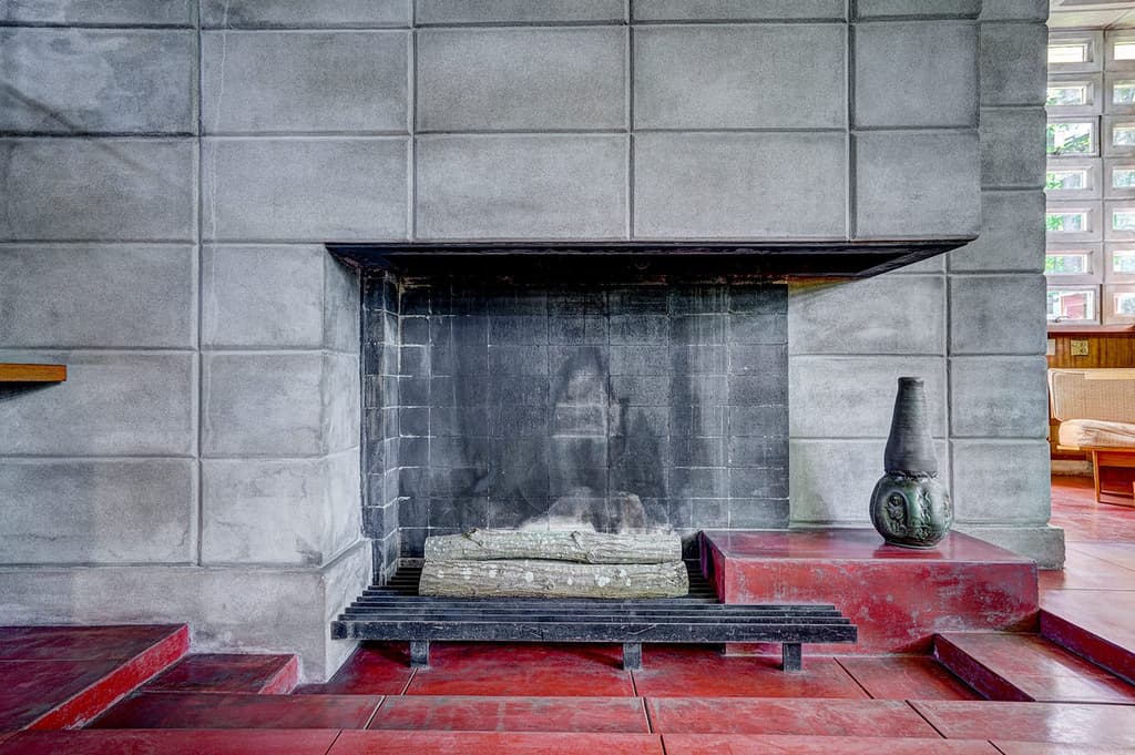 Rare concrete home by Frank Lloyd Wright hits the market in New ...