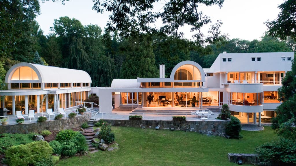 MOMA curator’s gallery home for sale in New York