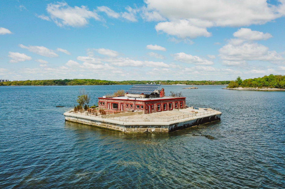 Columbia and Pea islands, New York, USA