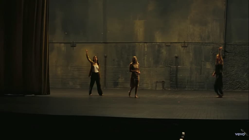 Paul Thomas Anderson takes viewers behind-the-scenes of the empty Los Angeles Theatre for HAIM's new single Hallelujah