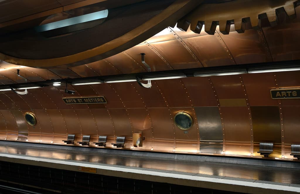 Take an architectural tour of the Paris Métro system