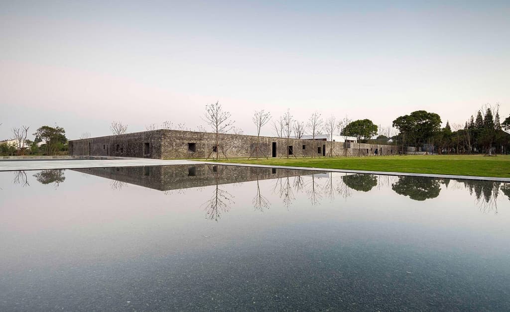 The Walled Tsingpu Yangzhou Retreat