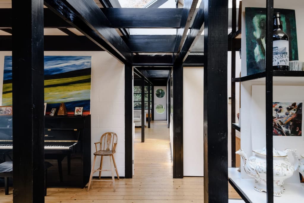Cambridge post-and-beam by Syd Furness asks for £1.295m