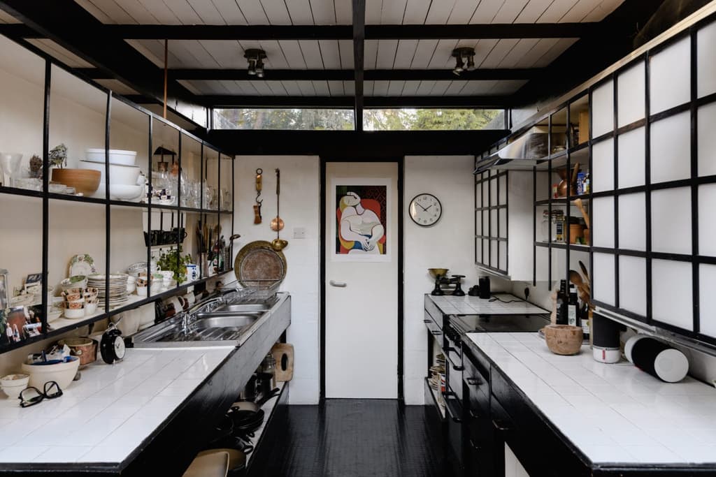 Cambridge post-and-beam by Syd Furness asks for £1.295m