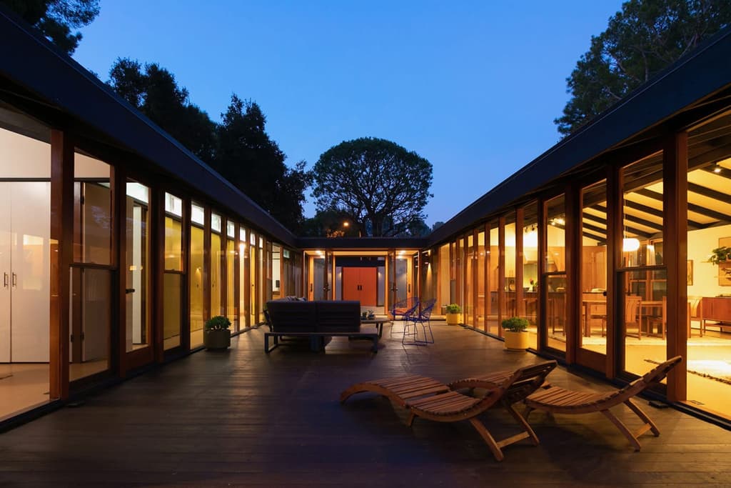 Restored post-and-beam by James Allen Walter lists in Pasadena for $2.25m