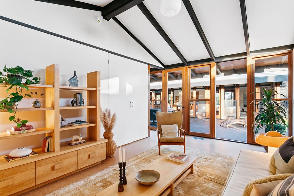Restored post-and-beam by James Allen Walter lists in Pasadena for $2.25m