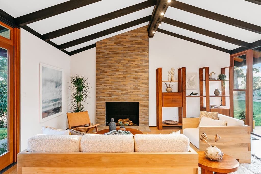Restored post-and-beam by James Allen Walter lists in Pasadena for $2.25m