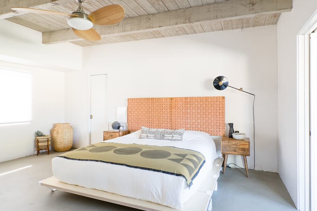 This desert modernist retreat hunkers down in California’s largest state park