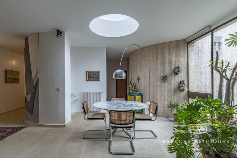 5 beautiful Brutalist homes for sale - The Spaces