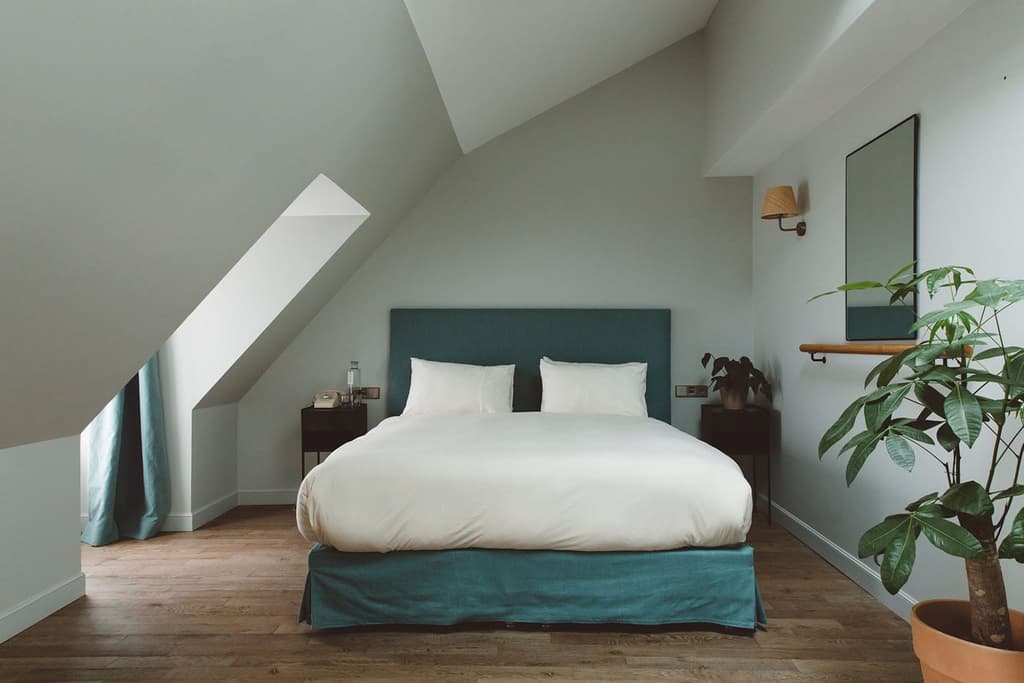 Hoy Hotel in Paris feels deliberately un-Parisian