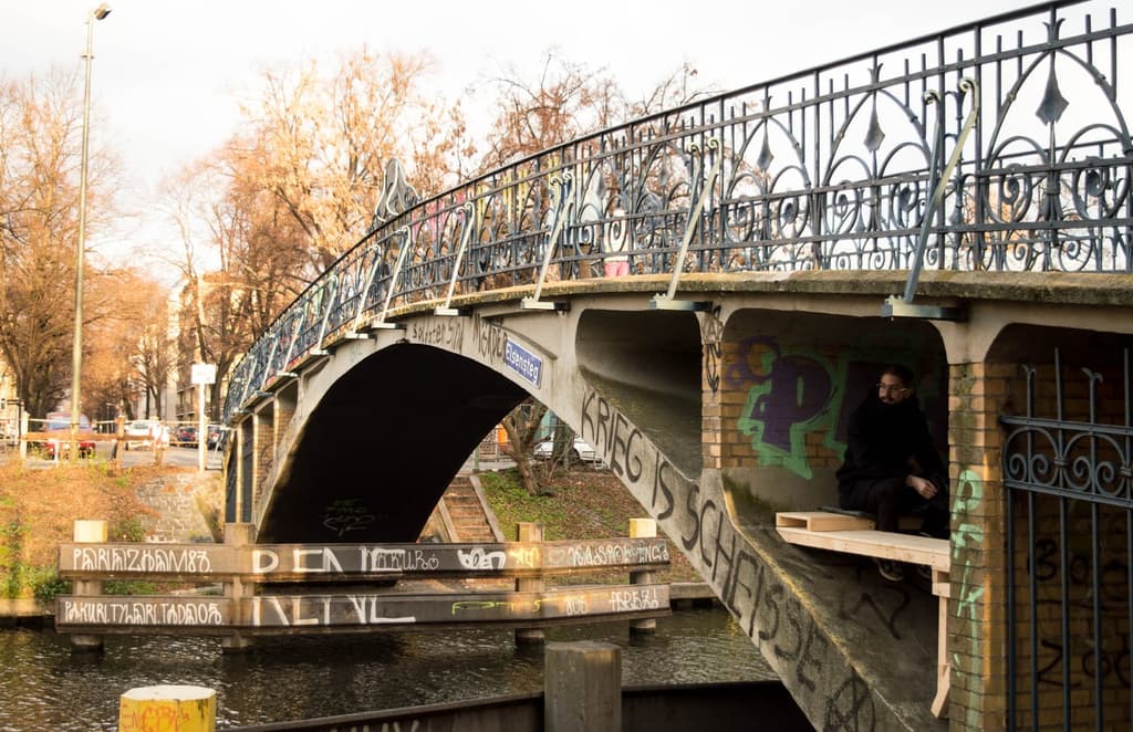 This micro ‘refuge’ is tucked beneath a Berlin bridge
