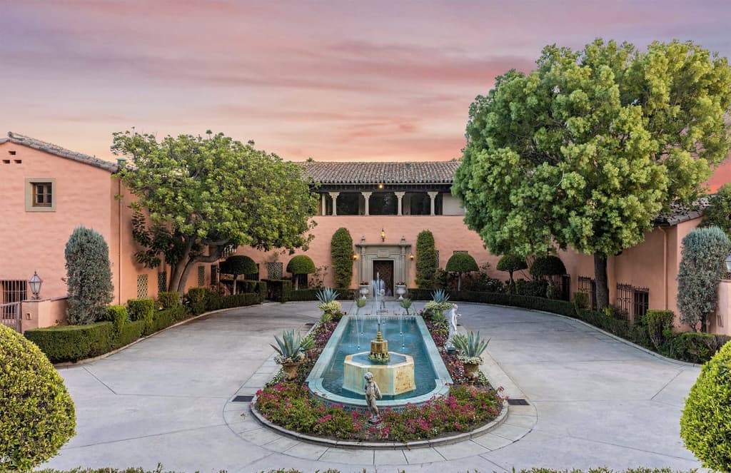 The house from 'The Godfather' is for sale