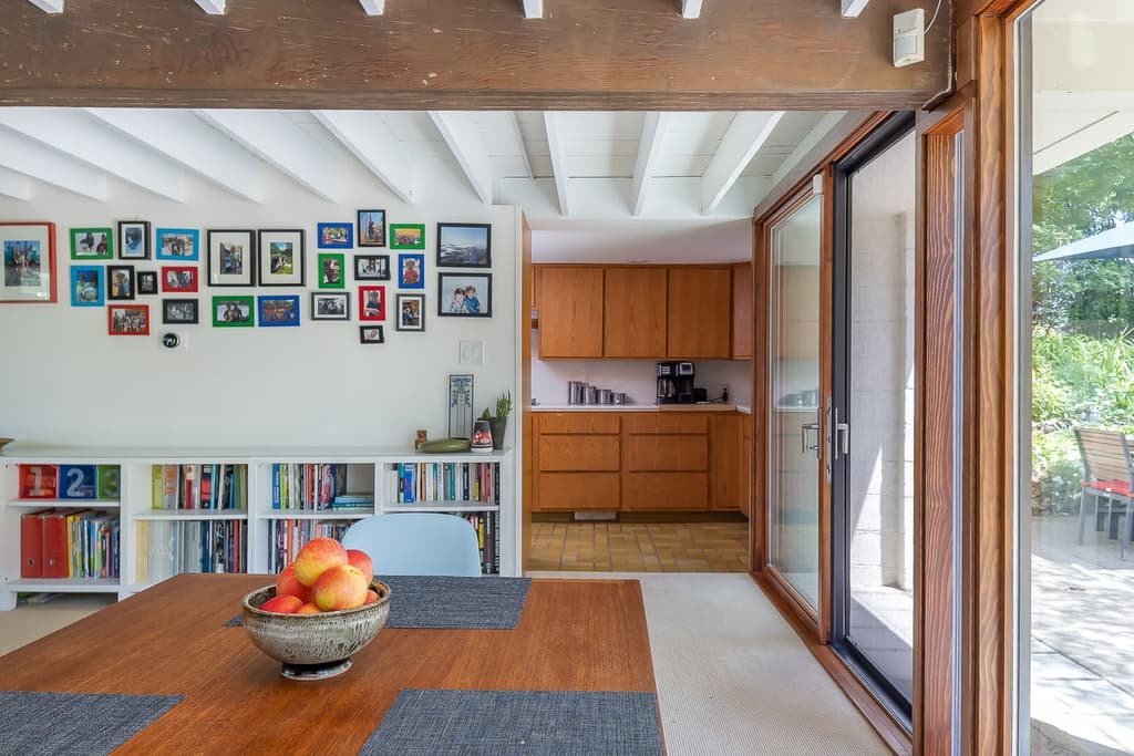 Midcentury style is alive and well Carner House – a $450k home in Philadelphia