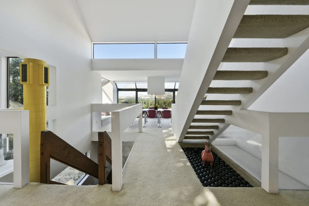 This Californian mountain home is peak '80s style – and it has a private cable car to boot