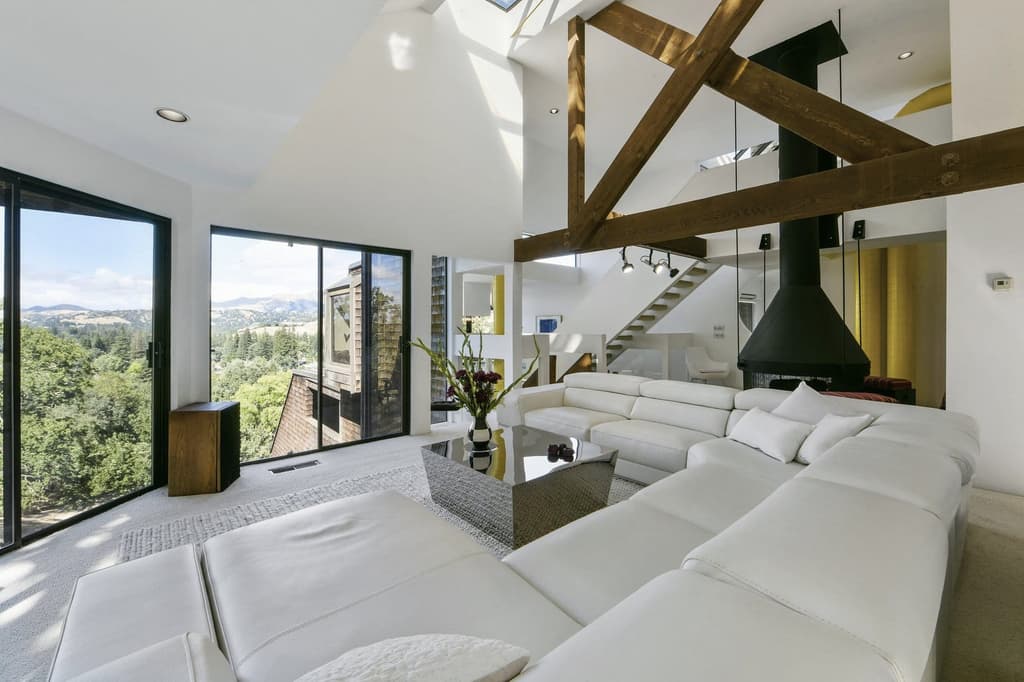 This Californian mountain home is peak '80s style – and it has a private cable car to boot