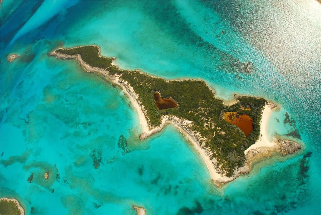 Leaf Cay in Exuma Cays, Bahamas