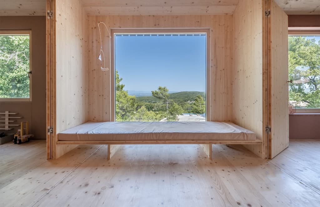 A Shou Sugi Ban country cabin asks for €1.2m in France's Aix-en-Provence